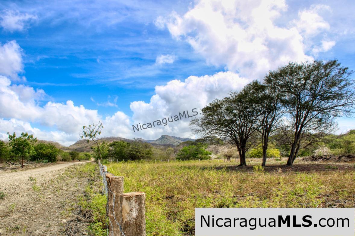 1 Block to Ocean 3.5 acres Lots 5 & 6 Prado de la Bahia Ostional