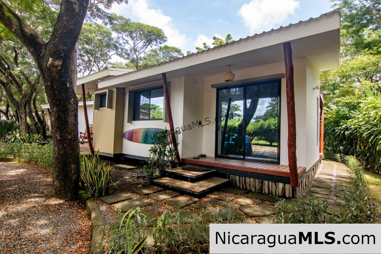 Beach House Walking Distance to Ocean at Hacienda Iguana