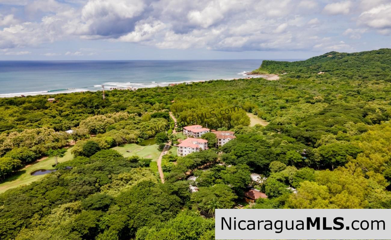 Beach House Walking Distance to Ocean at Hacienda Iguana