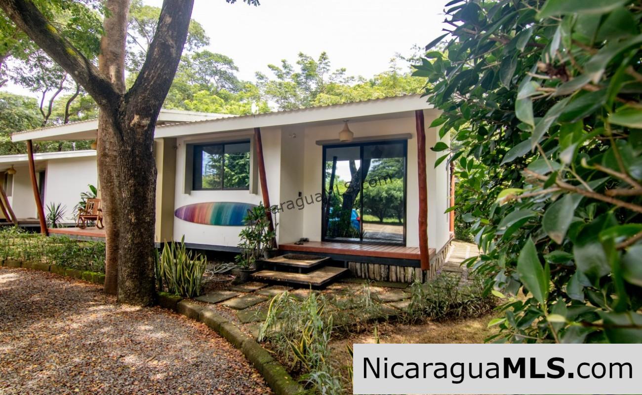 Beach House Walking Distance to Ocean at Hacienda Iguana