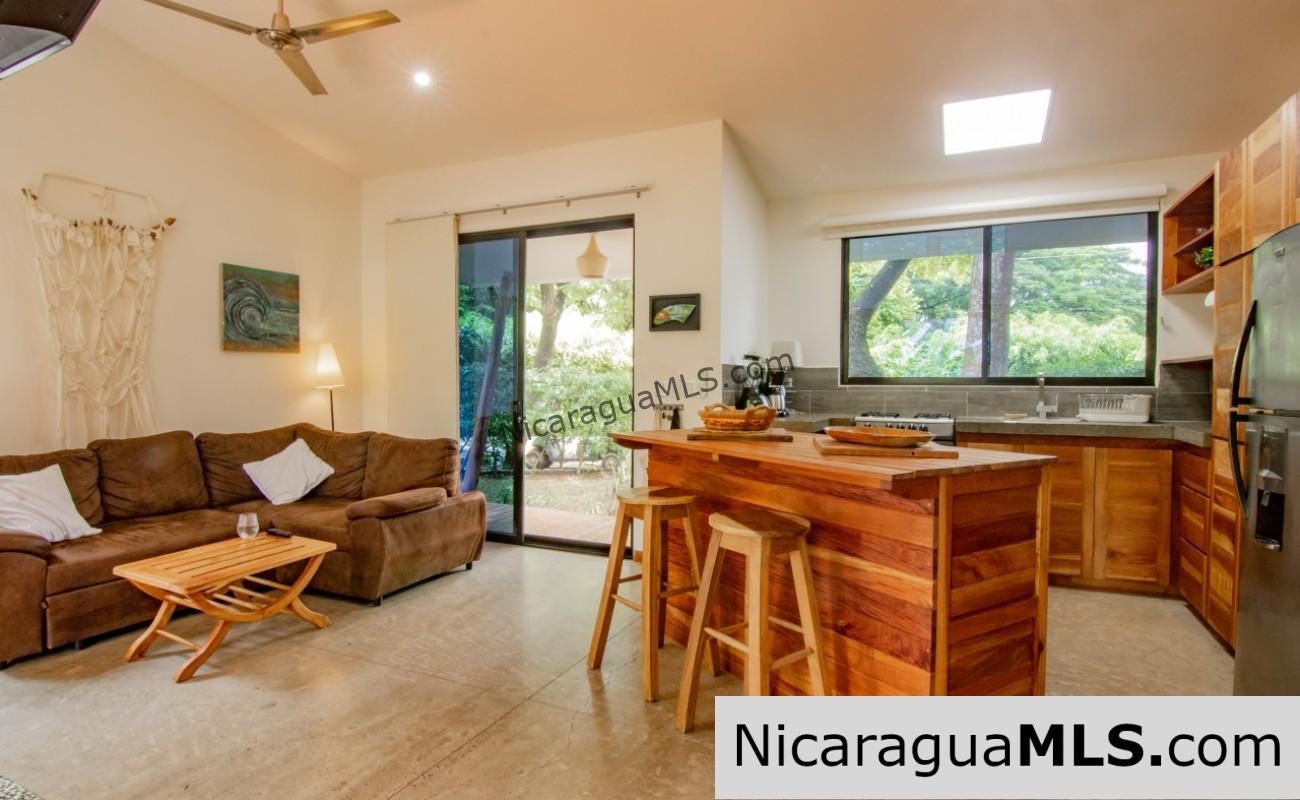 Beach House Walking Distance to Ocean at Hacienda Iguana