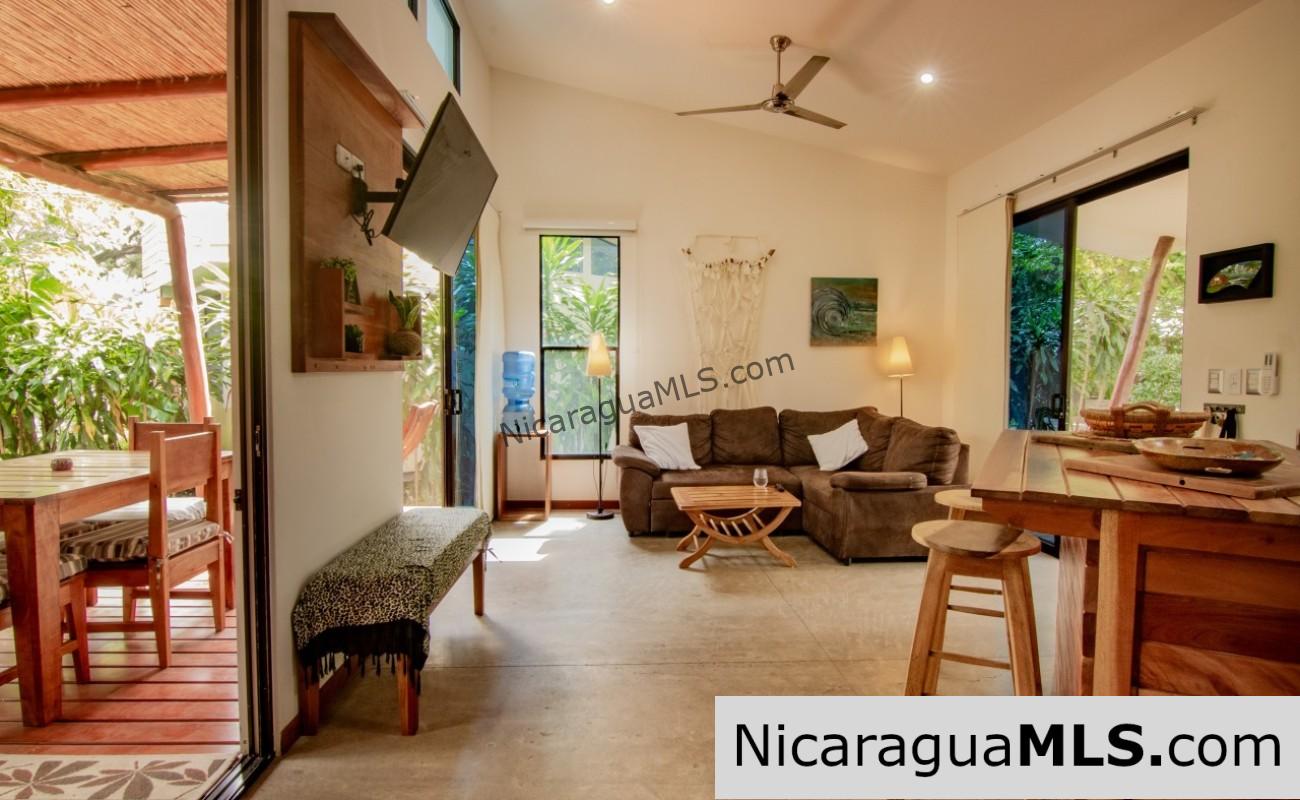 Beach House Walking Distance to Ocean at Hacienda Iguana