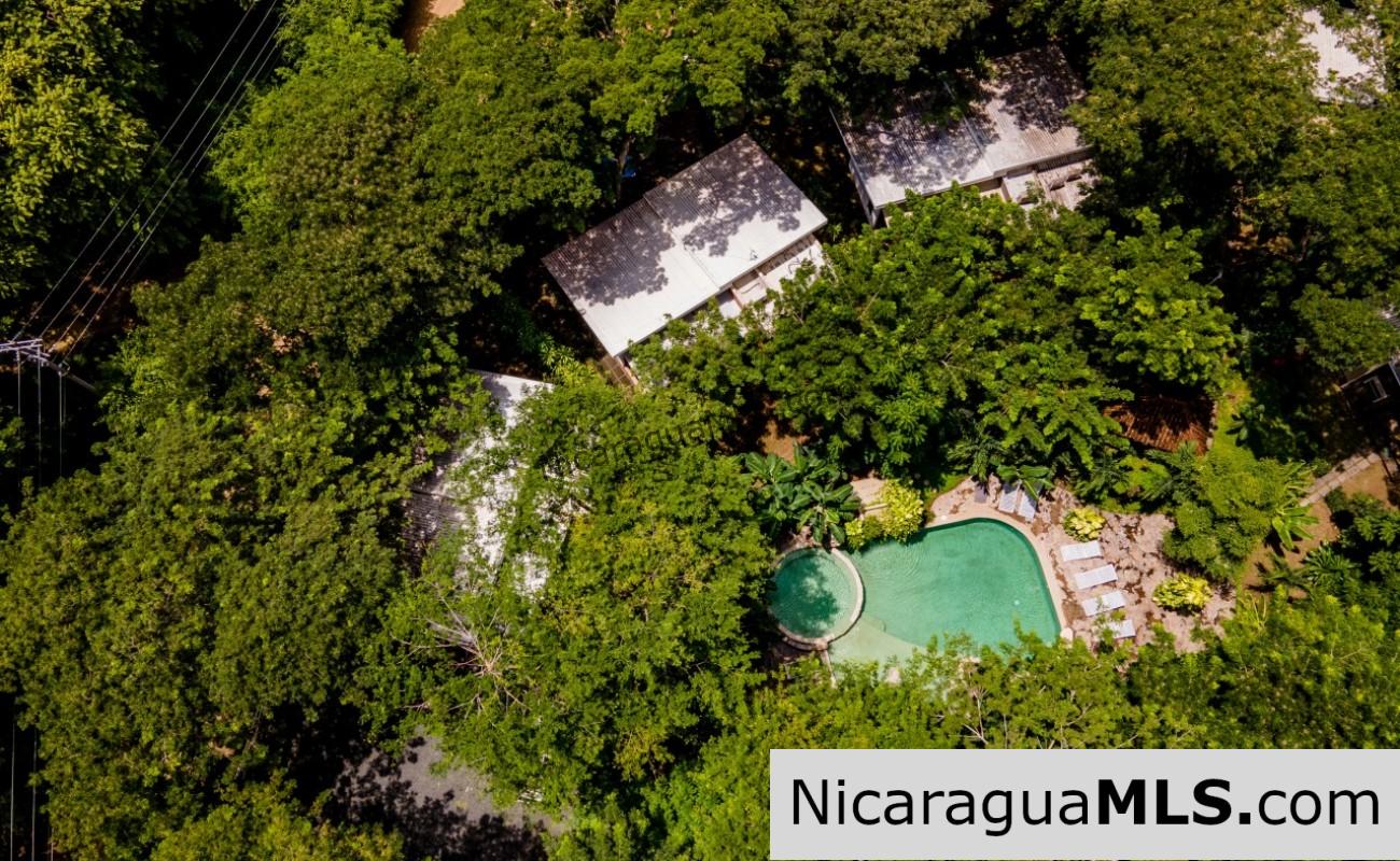 Beach House Walking Distance to Ocean at Hacienda Iguana