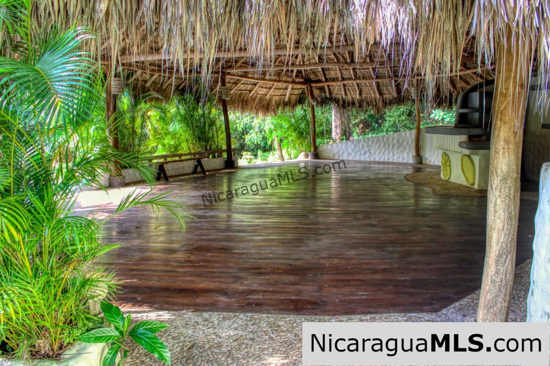 Jungle Cool Beach Near Steps to Pool