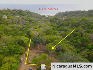 Beautiful lot within walking distance of Playa Maderas