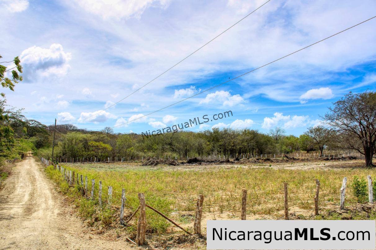 1 Block to Ocean 3.5 acres Lots 5 & 6 Prado de la Bahia Ostional