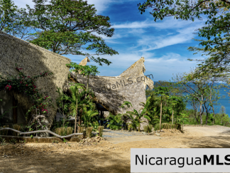 Unique & Stylish Jungle Hideaway in Costa Dulce Sleeps 18