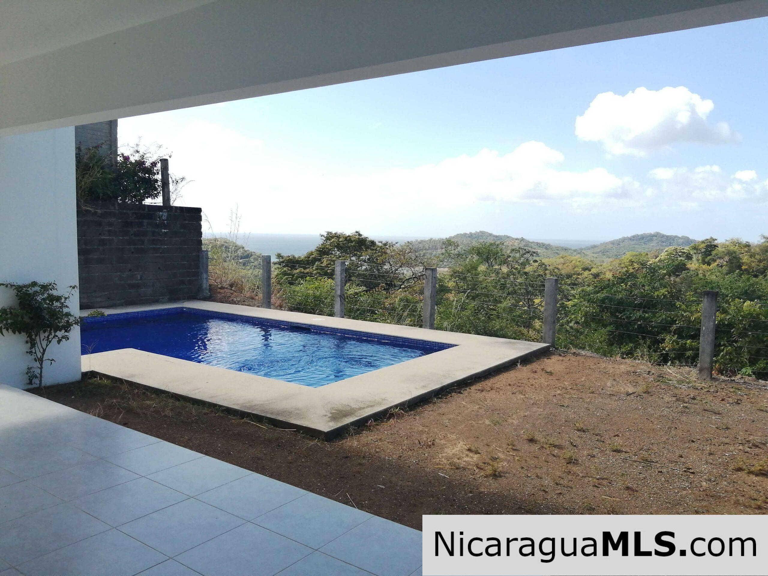3 bedroom house in Vistas de Miramar neighborhood