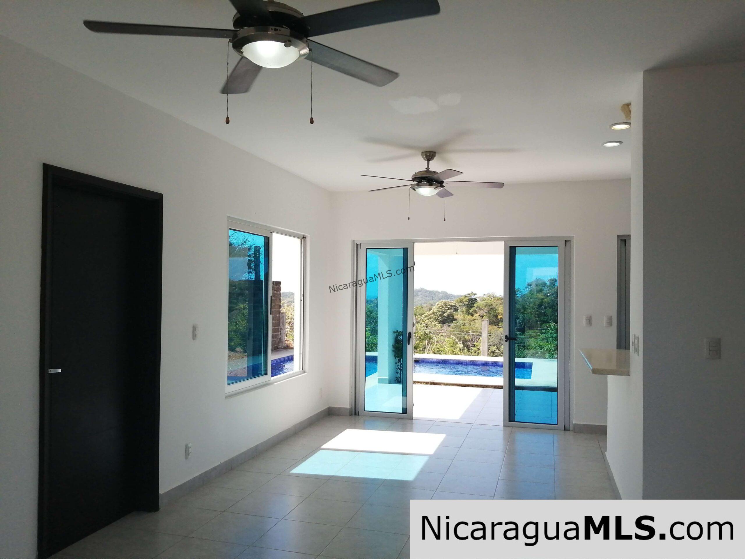 3 bedroom house in Vistas de Miramar neighborhood