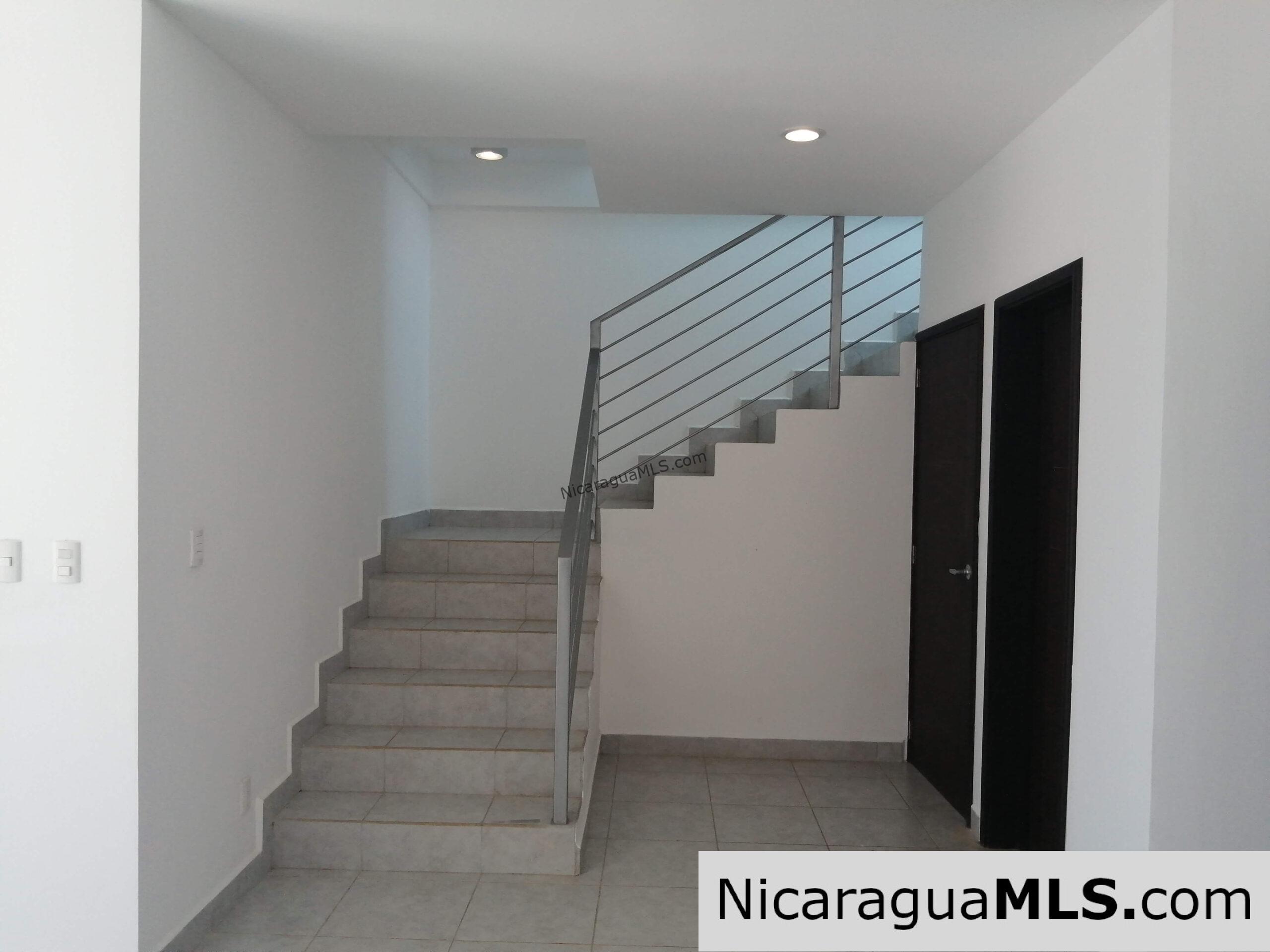 3 bedroom house in Vistas de Miramar neighborhood