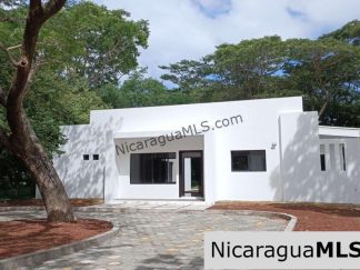 Casa Blanca a Brand New House at Bosques del Mar