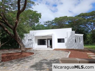 Casa Blanca a Brand New House At Bosques Del Mar