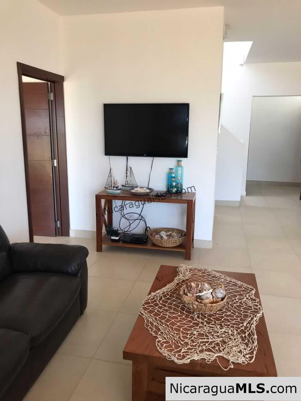 Beachfront House “Las Maragritas” in Guasacate Beach,Tola