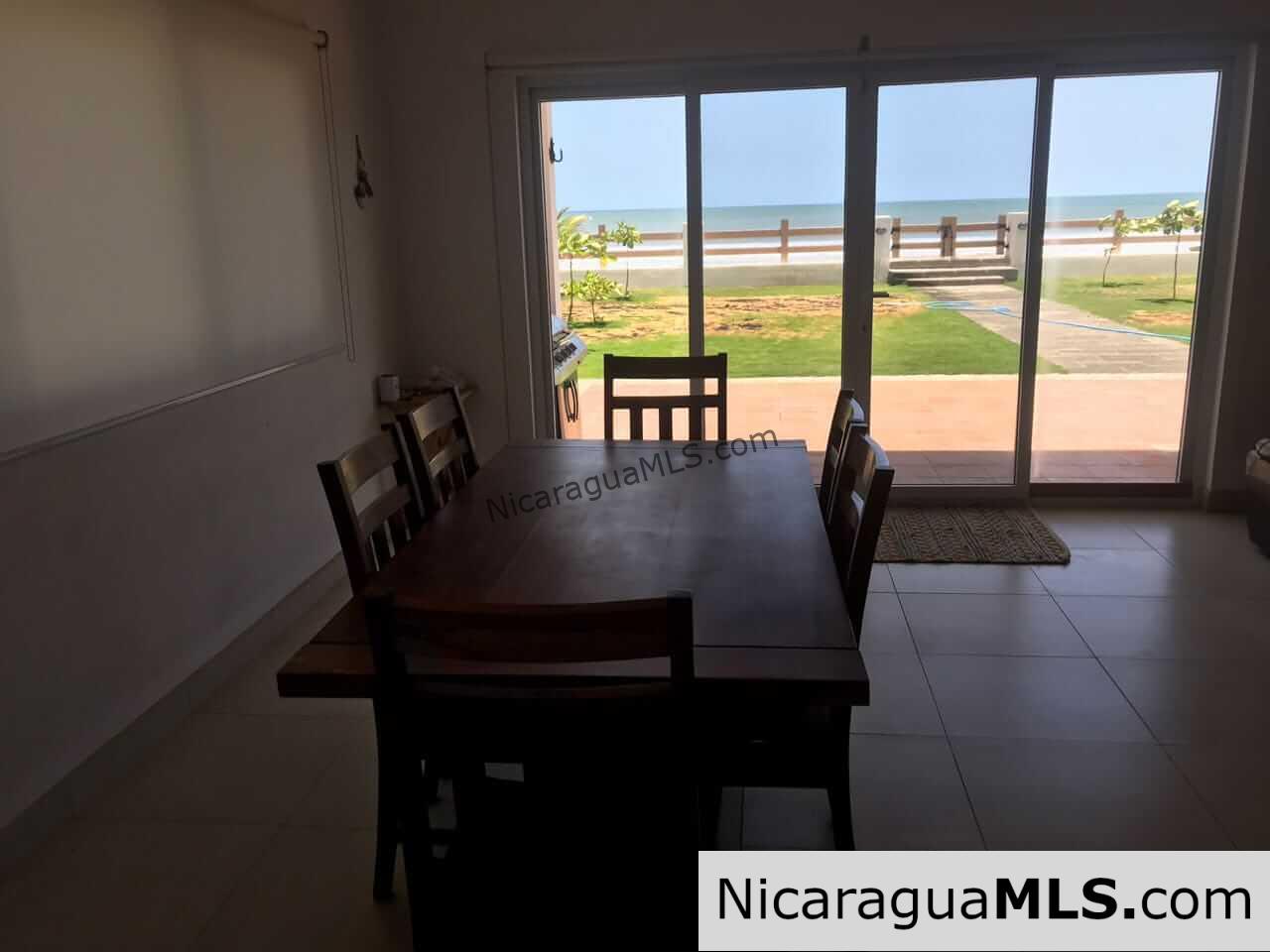 Beachfront House “Las Maragritas” in Guasacate Beach,Tola