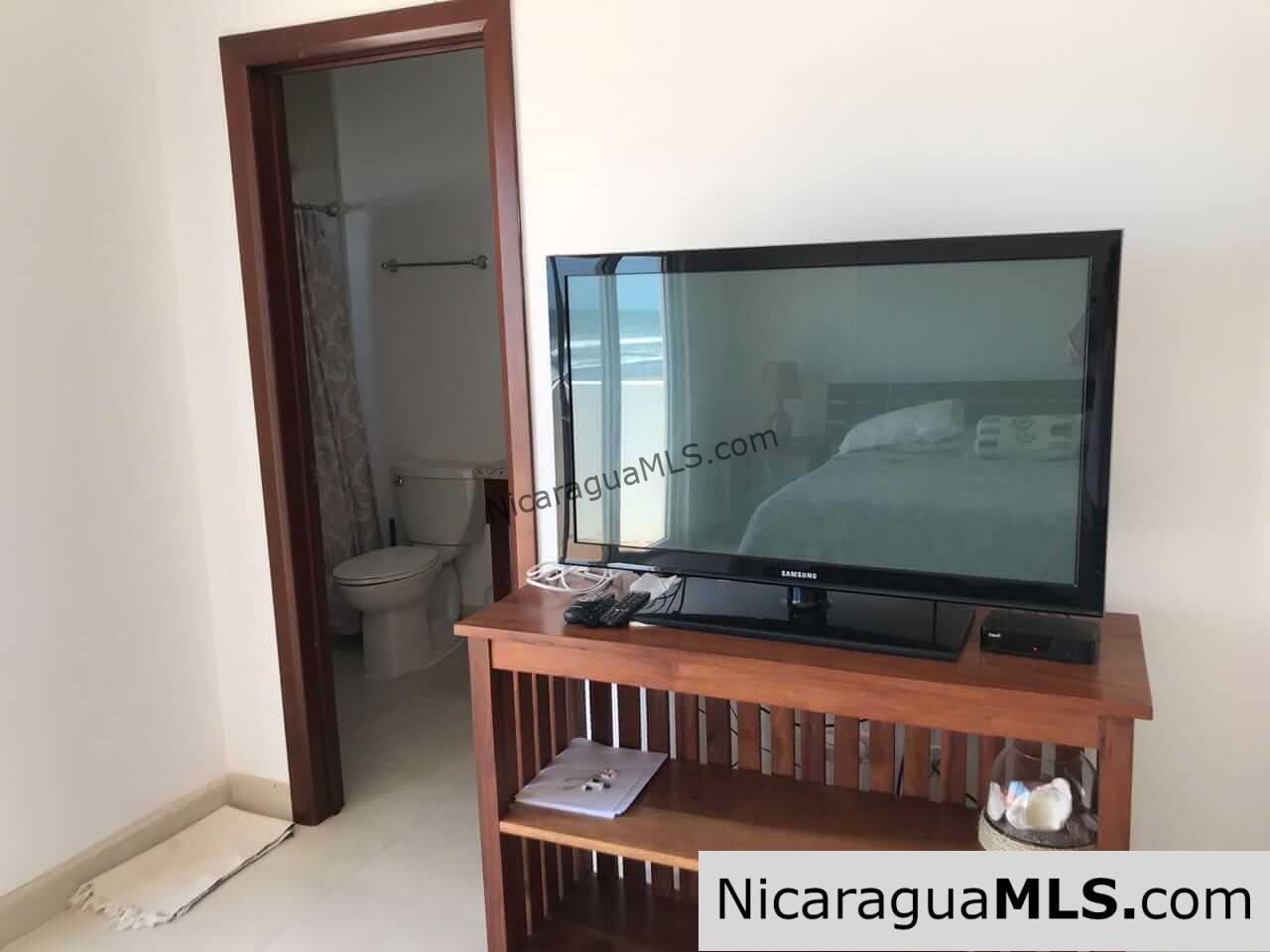 Beachfront House “Las Maragritas” in Guasacate Beach,Tola