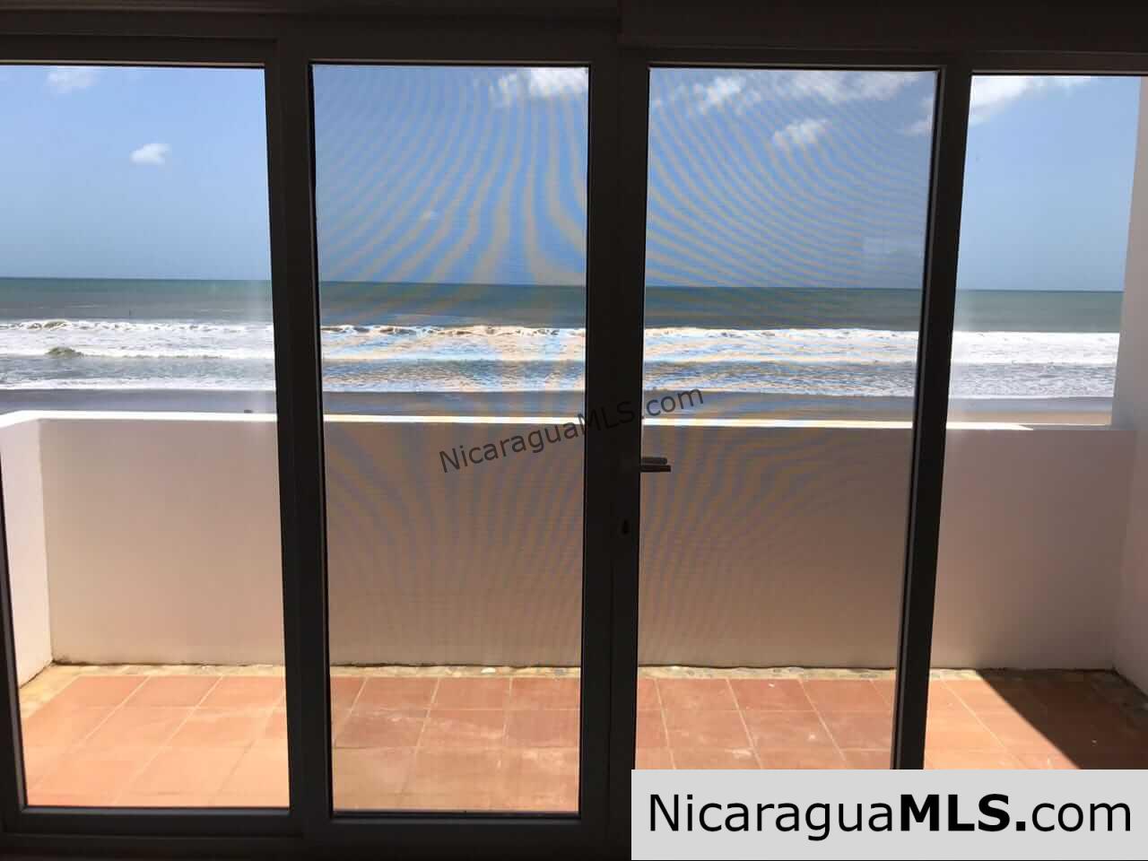 Beachfront House “Las Maragritas” in Guasacate Beach,Tola