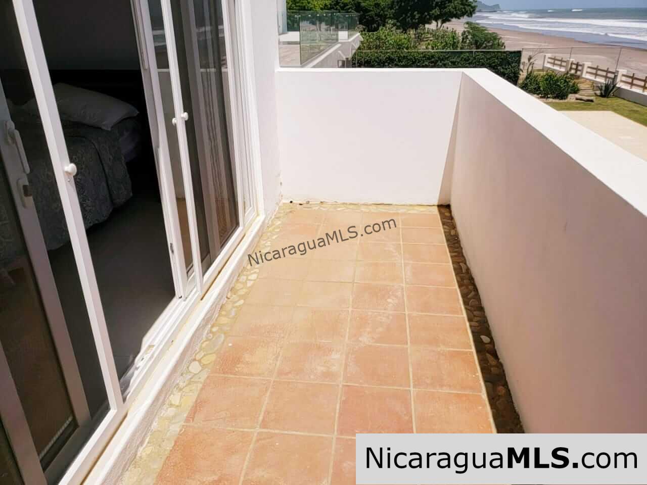 Beachfront House “Las Maragritas” in Guasacate Beach,Tola