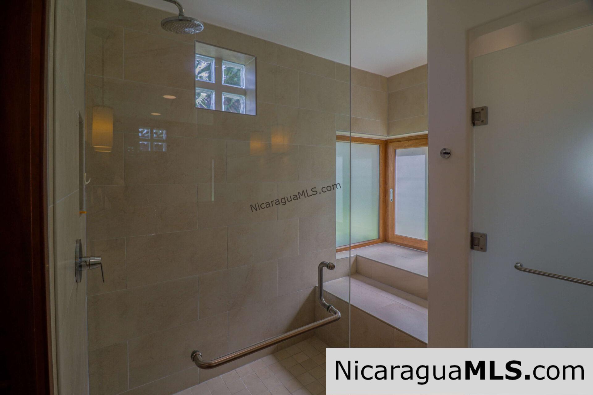 Condo F2 in Las Terrazas, Guacalito de la Isla