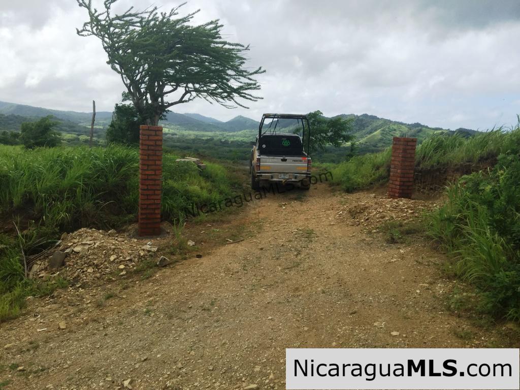 Las Escaleras Lot #2 200 Degree Views from this Hilltop Lot