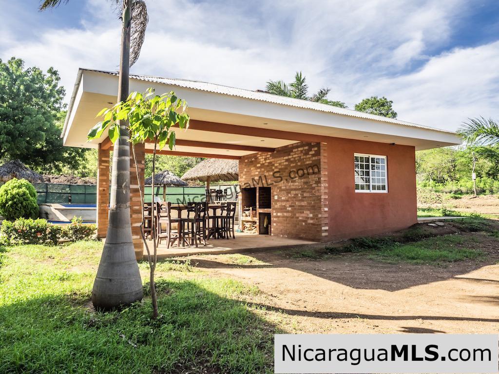 2 Bedroom 2 Story Townhouse Style Condo for Rent in Las Escadas