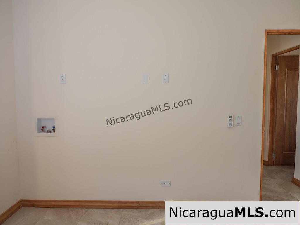 6.2 2 Bedroom Ground Level Apartment for Rent at Las Escadas