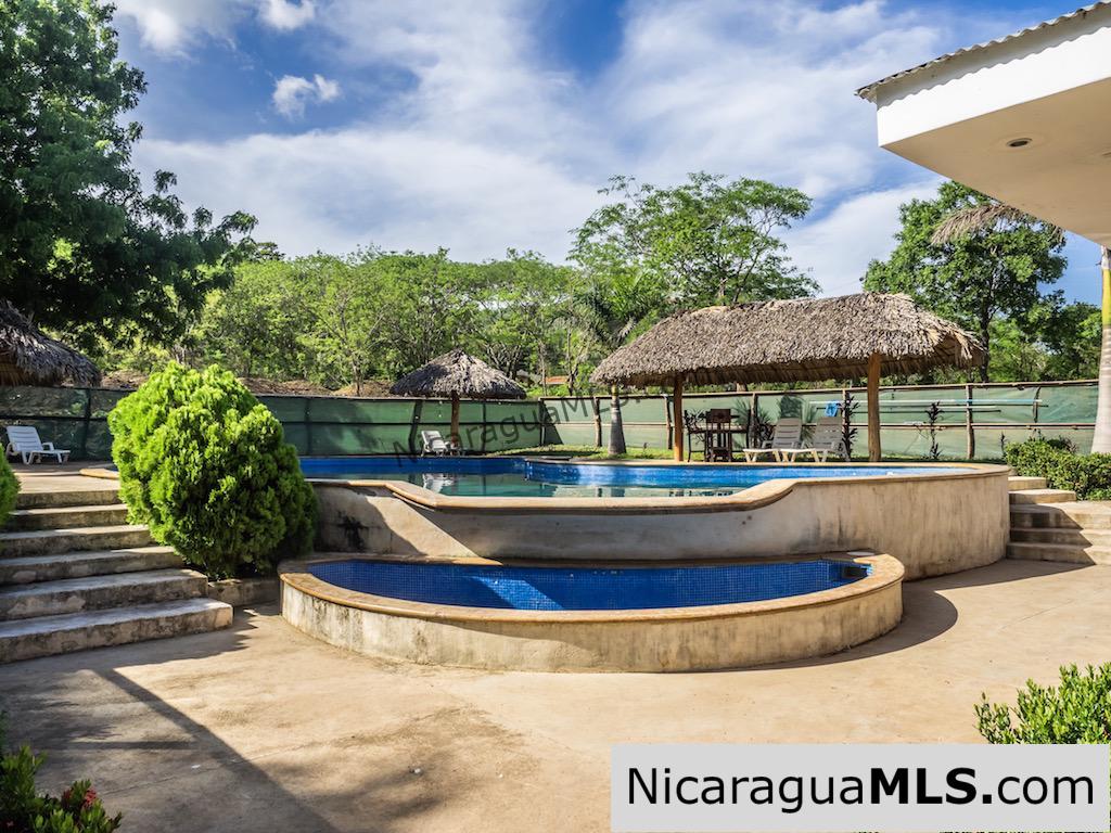 2 Bedroom 2 Story Townhouse Style Condo for Rent in Las Escadas