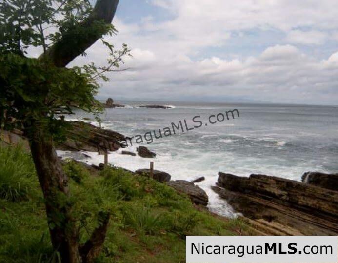 Beachfront property in Paradise Bay