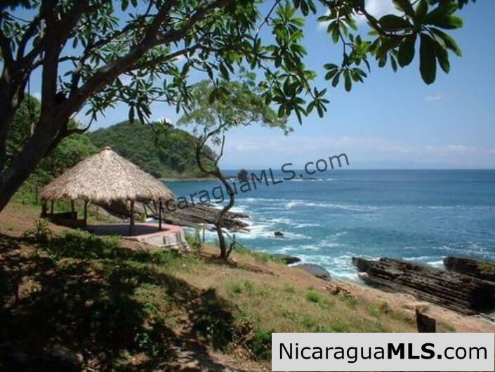 Beachfront property in Paradise Bay