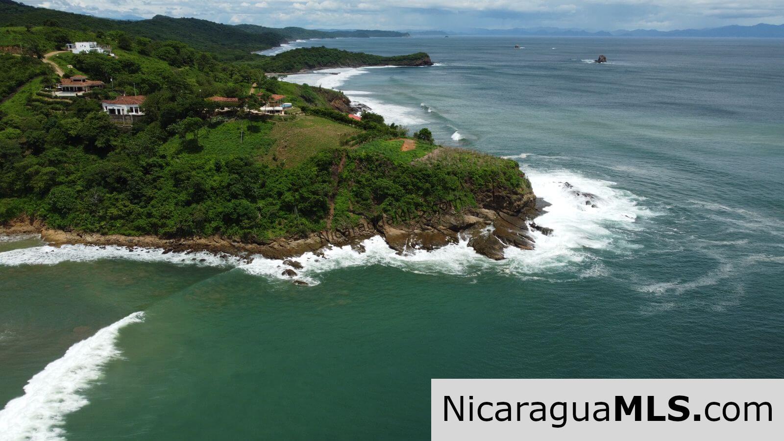 Oceanfront lots in Playa Remanso