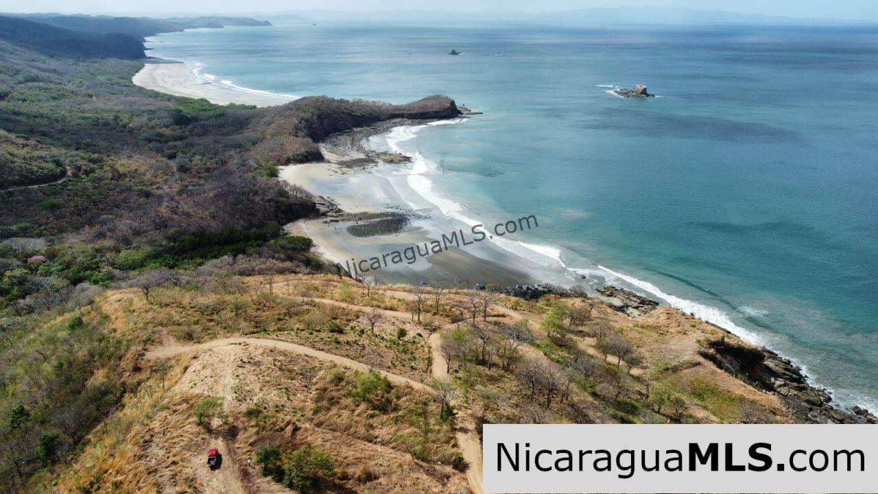 Oceanfront lots in Playa Remanso