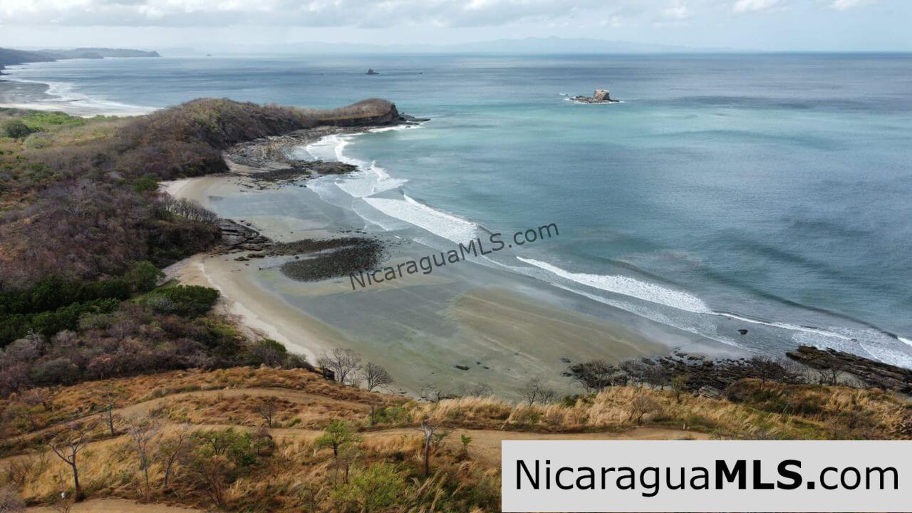 Oceanfront lots in Playa Remanso