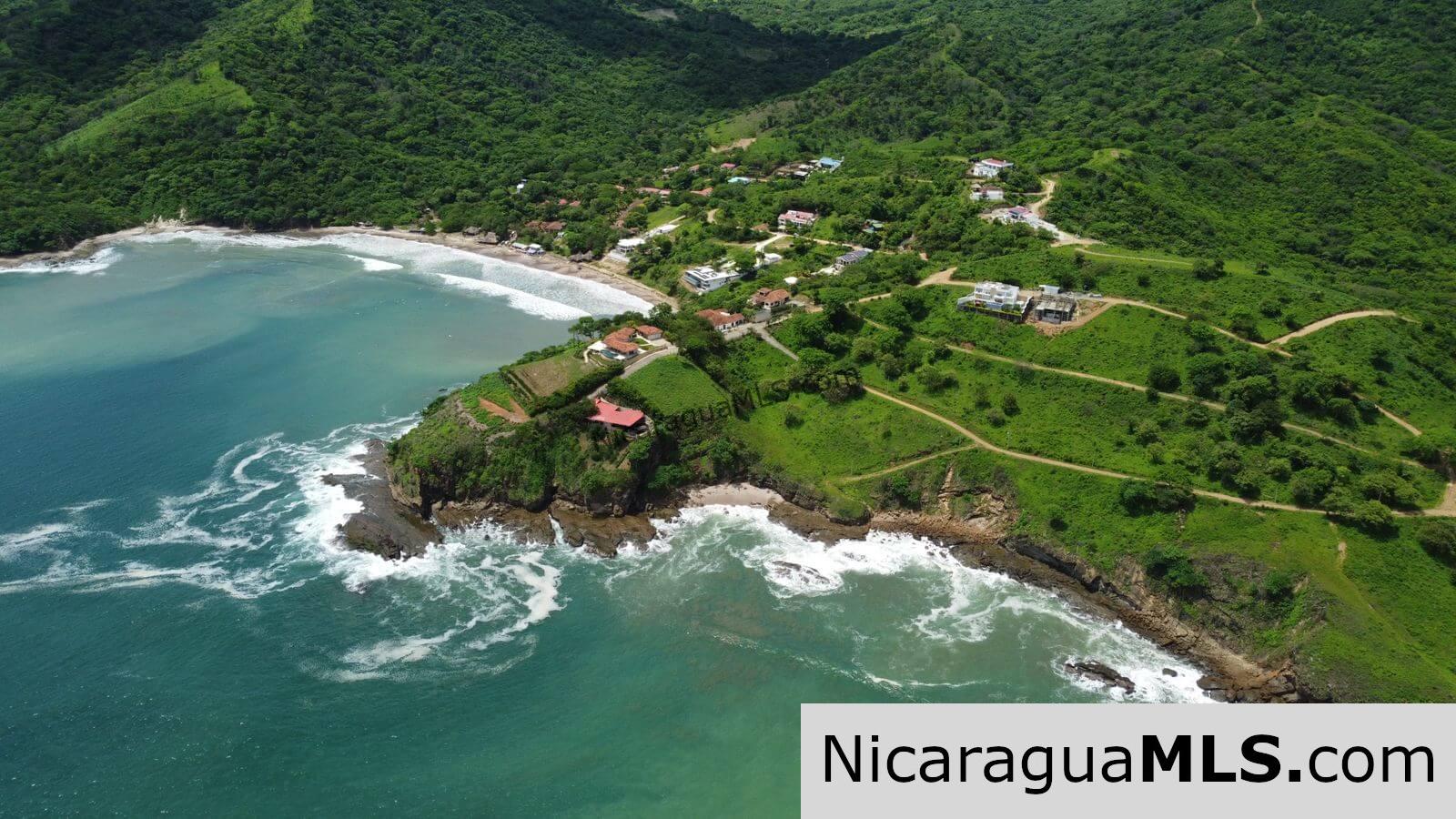 Oceanfront lots in Playa Remanso