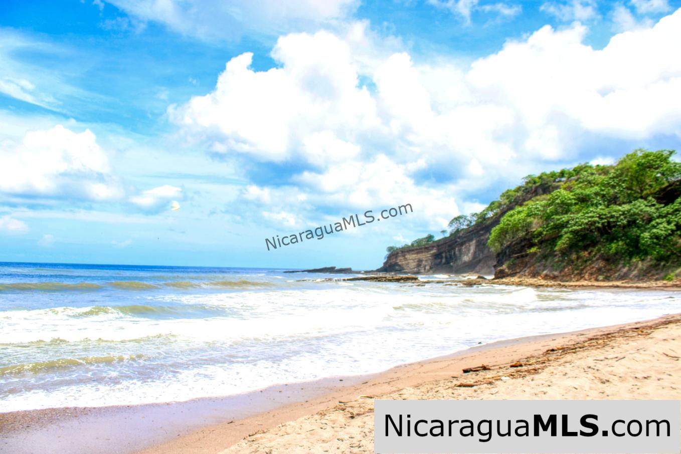 Beautiful Park Setting 4.5 Acres on Road to Maderas
