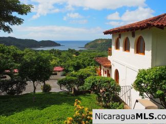 Views of Nacascolo