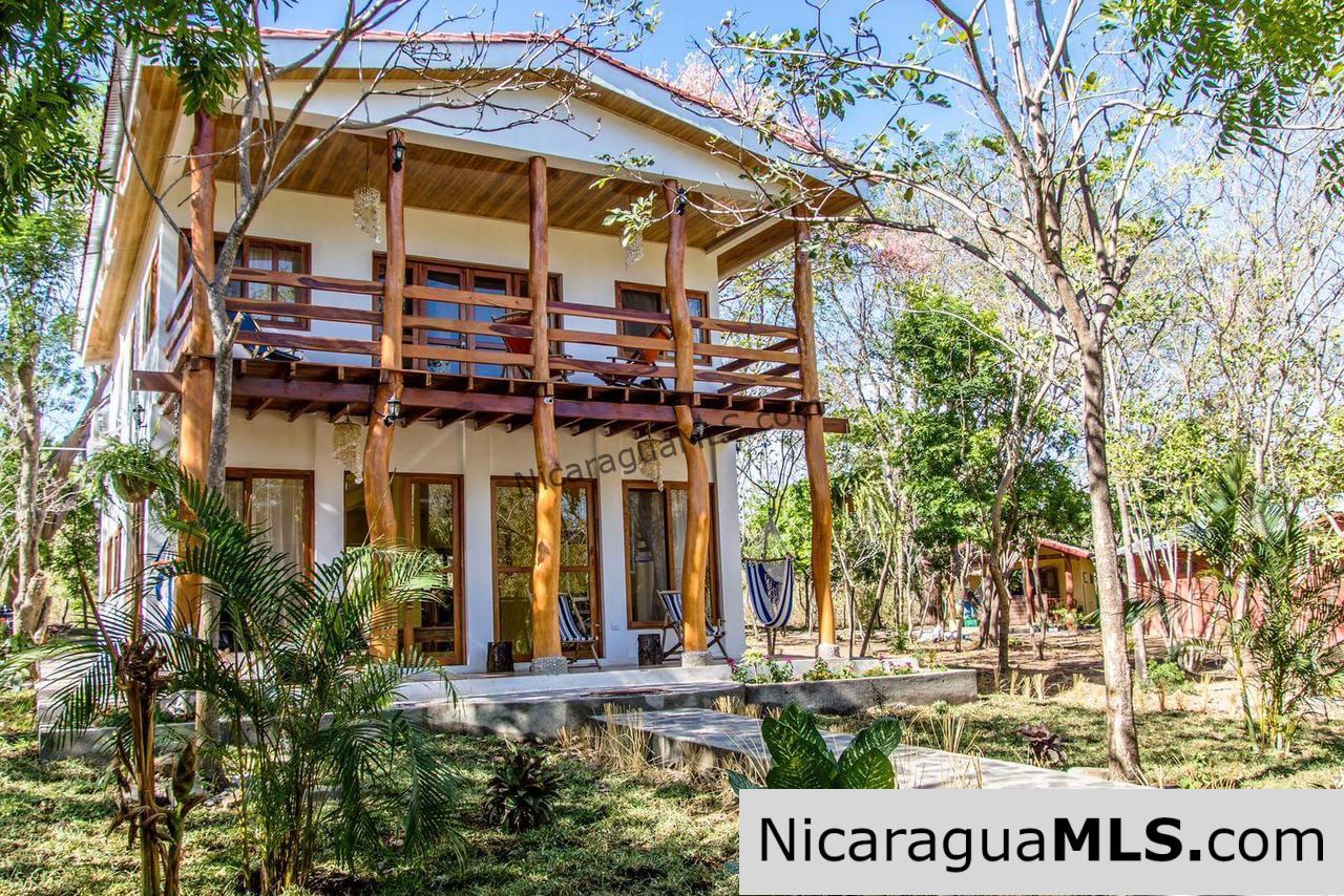 Beautiful 2 Bedroom home at Mango Rosa North Of San Juan del Sur