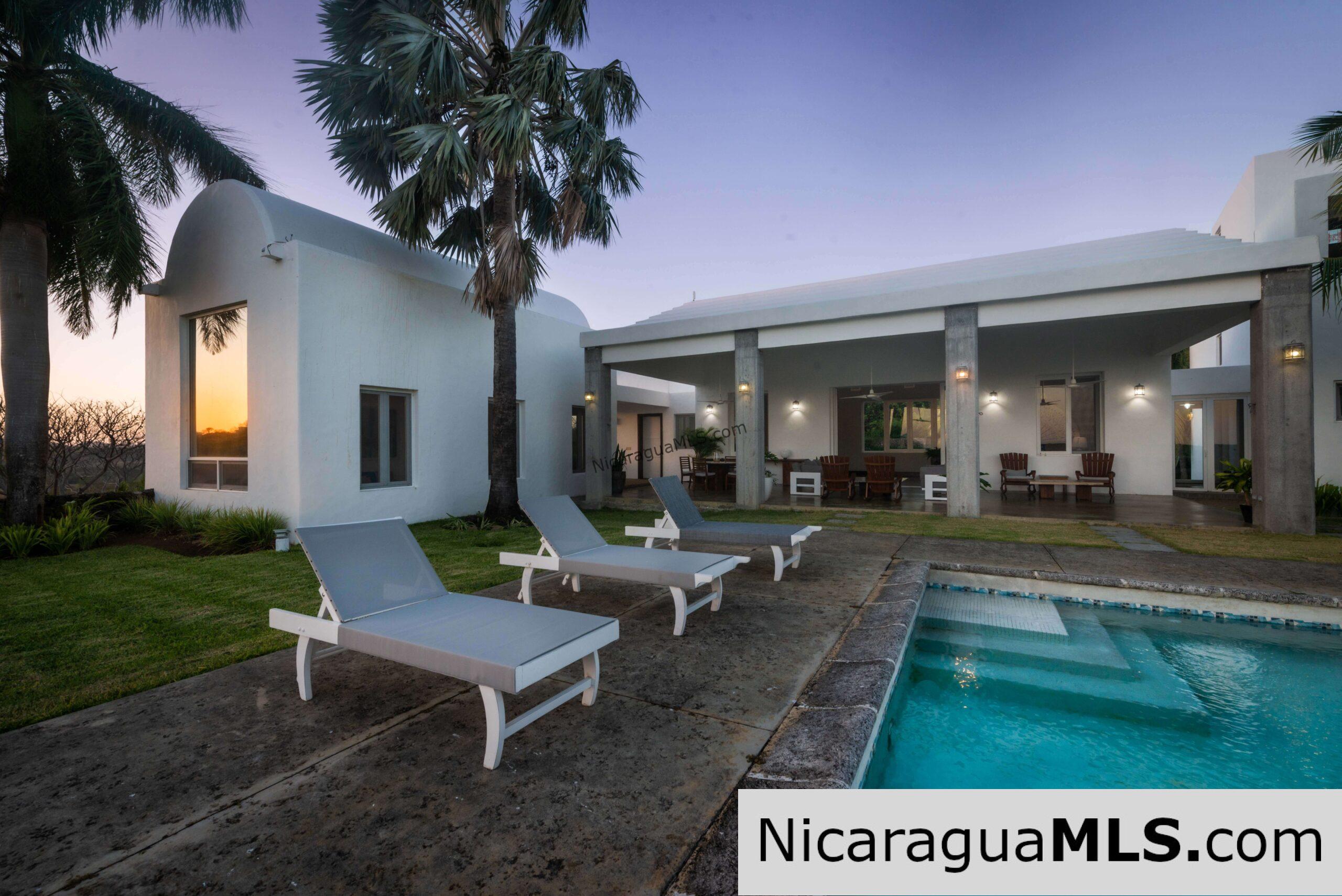 Casa Paulina a luxury home at Lomas de San Juan