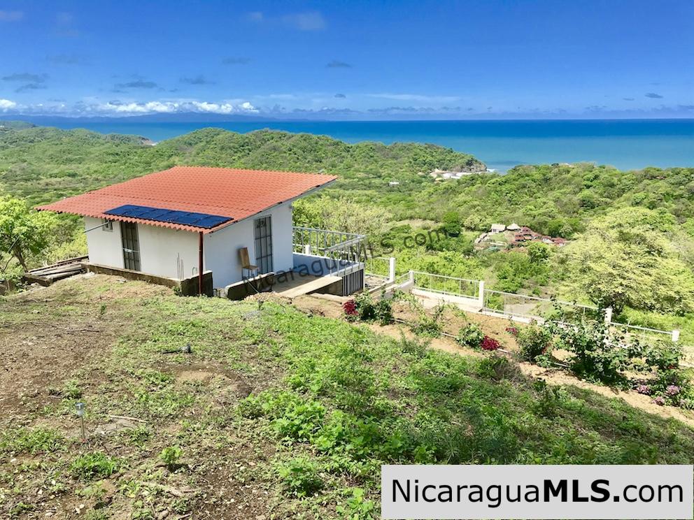 Ocean view studio overlooking Playa Maderas