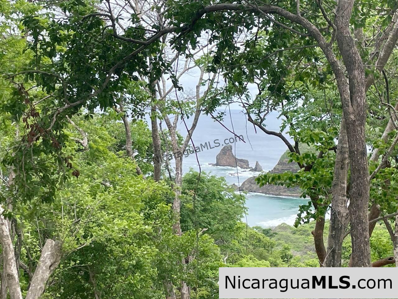 Lots in Las Terrazas de Playa Maderas.