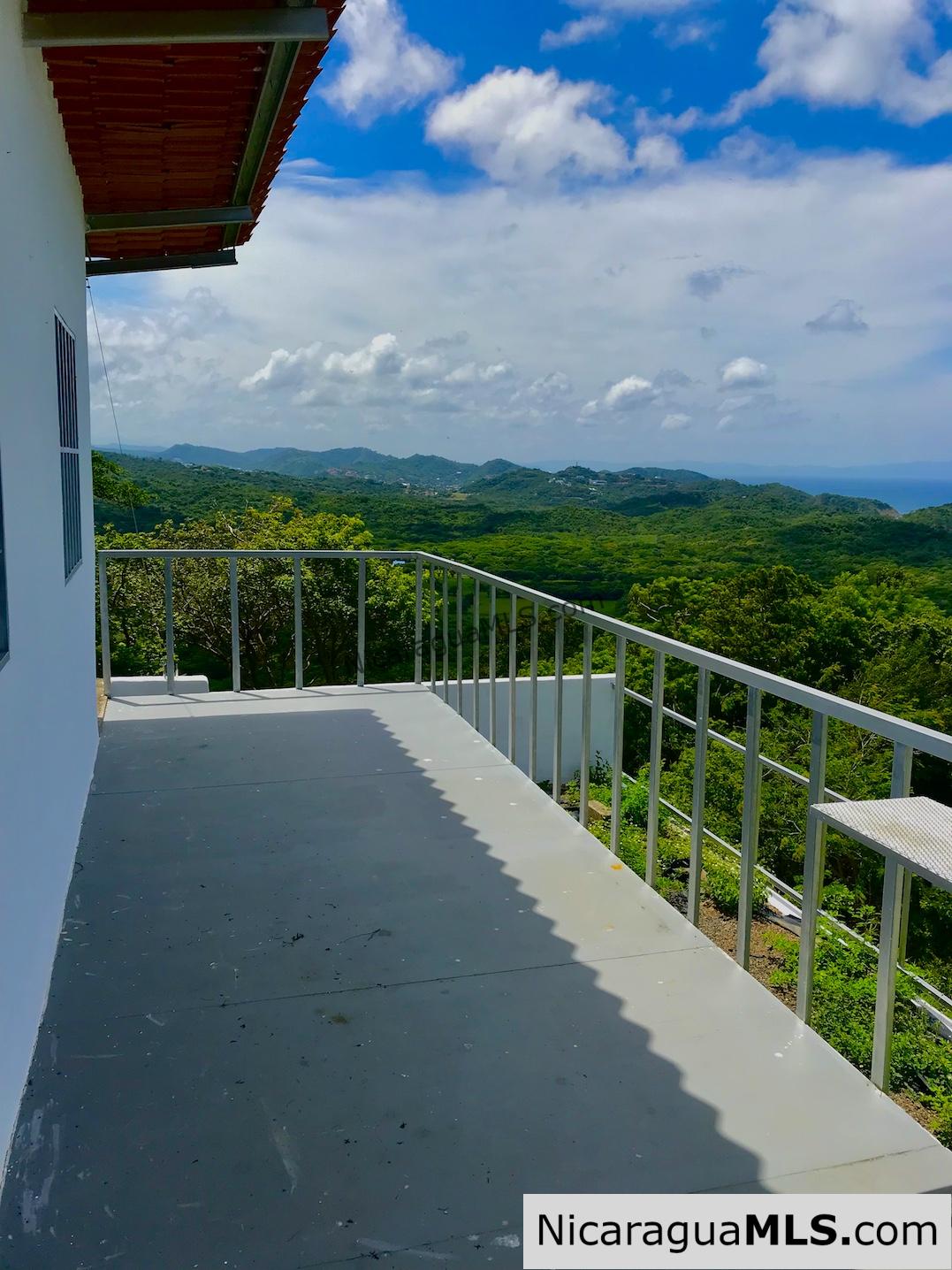 Ocean view studio overlooking Playa Maderas