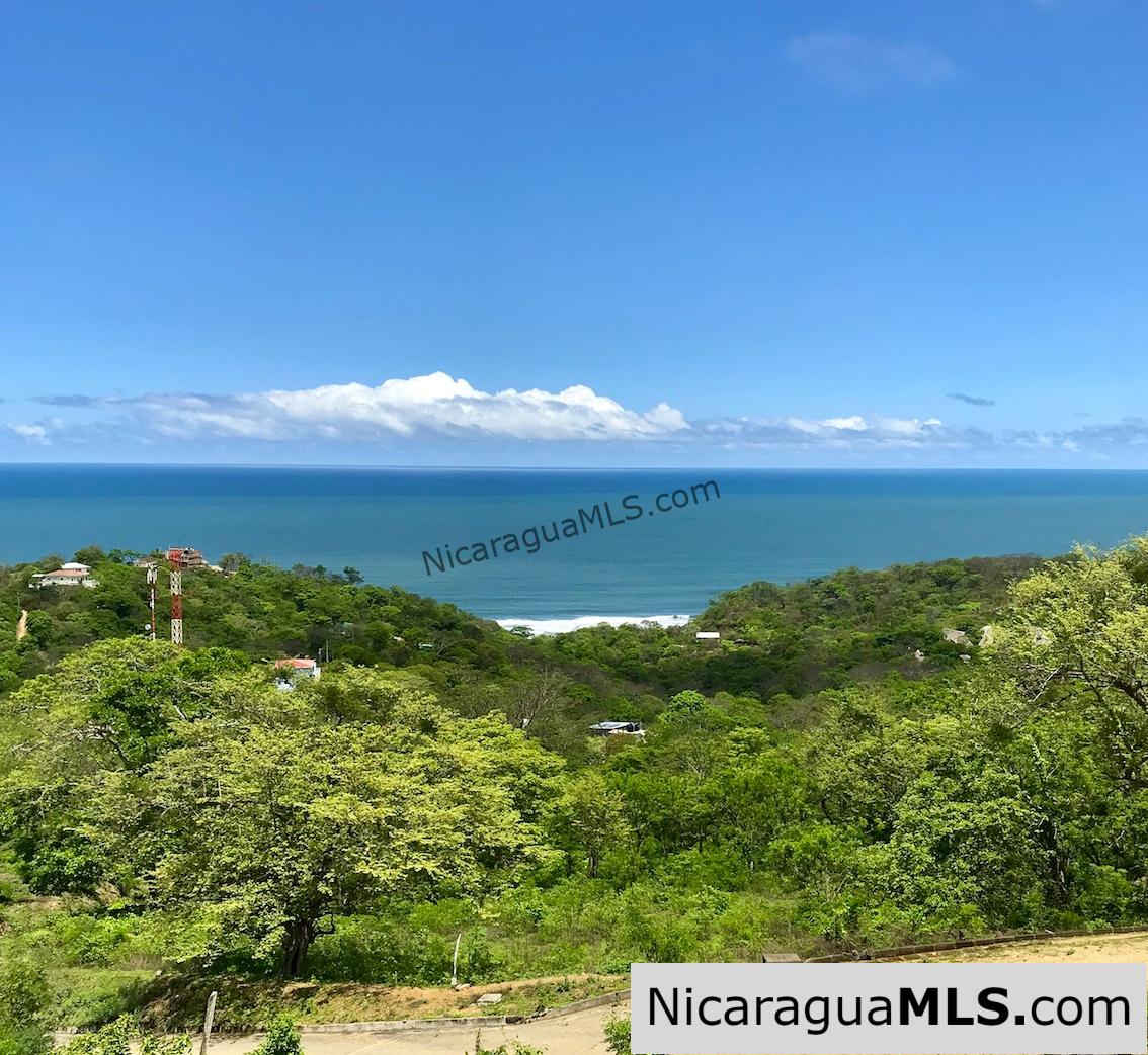 Ocean view studio overlooking Playa Maderas