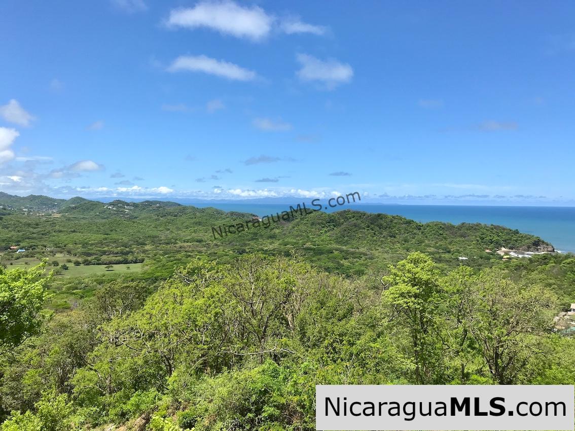 Ocean view studio overlooking Playa Maderas