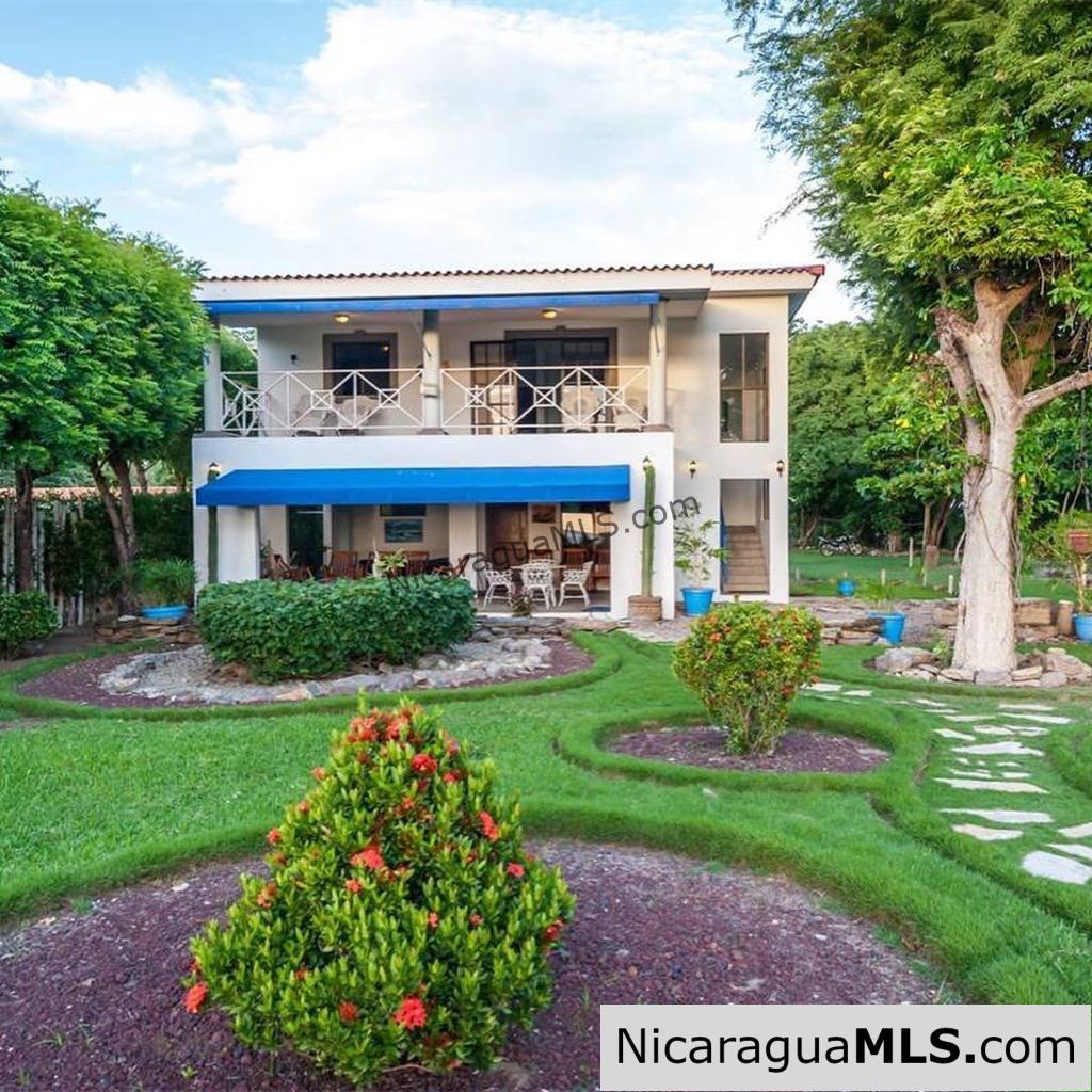 Beach Front House in Playa Marsella
