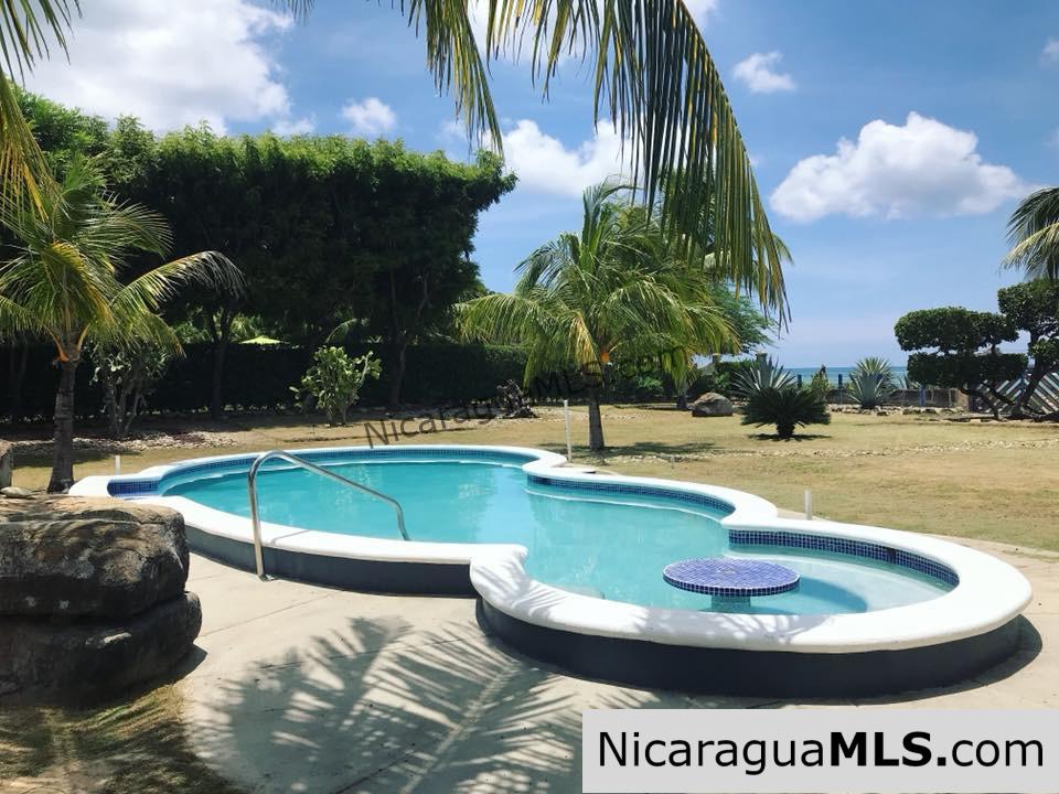Beach Front House in Playa Marsella