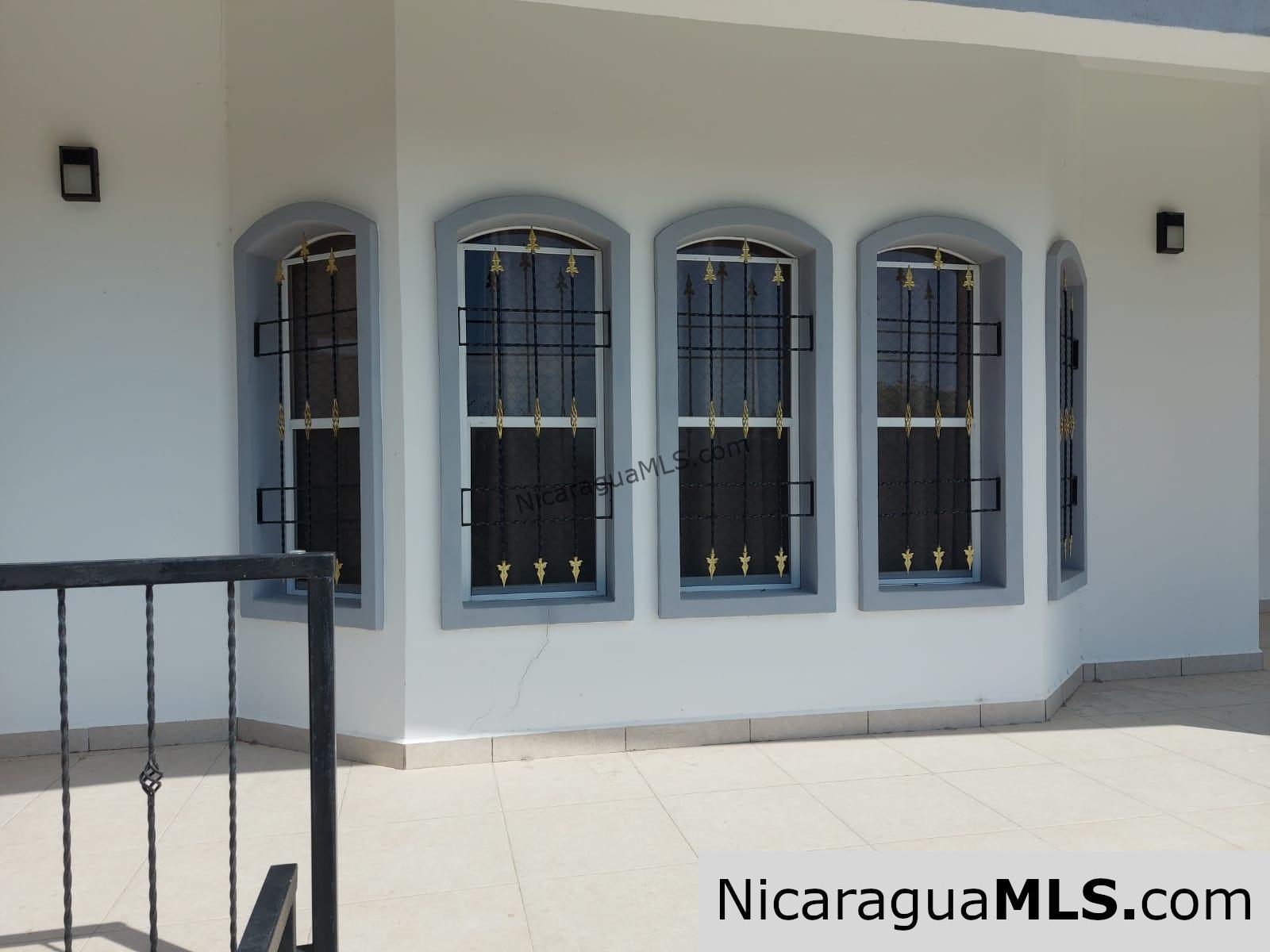 For Rent Beautiful 3Beds 3Baths House in Little Bavaria