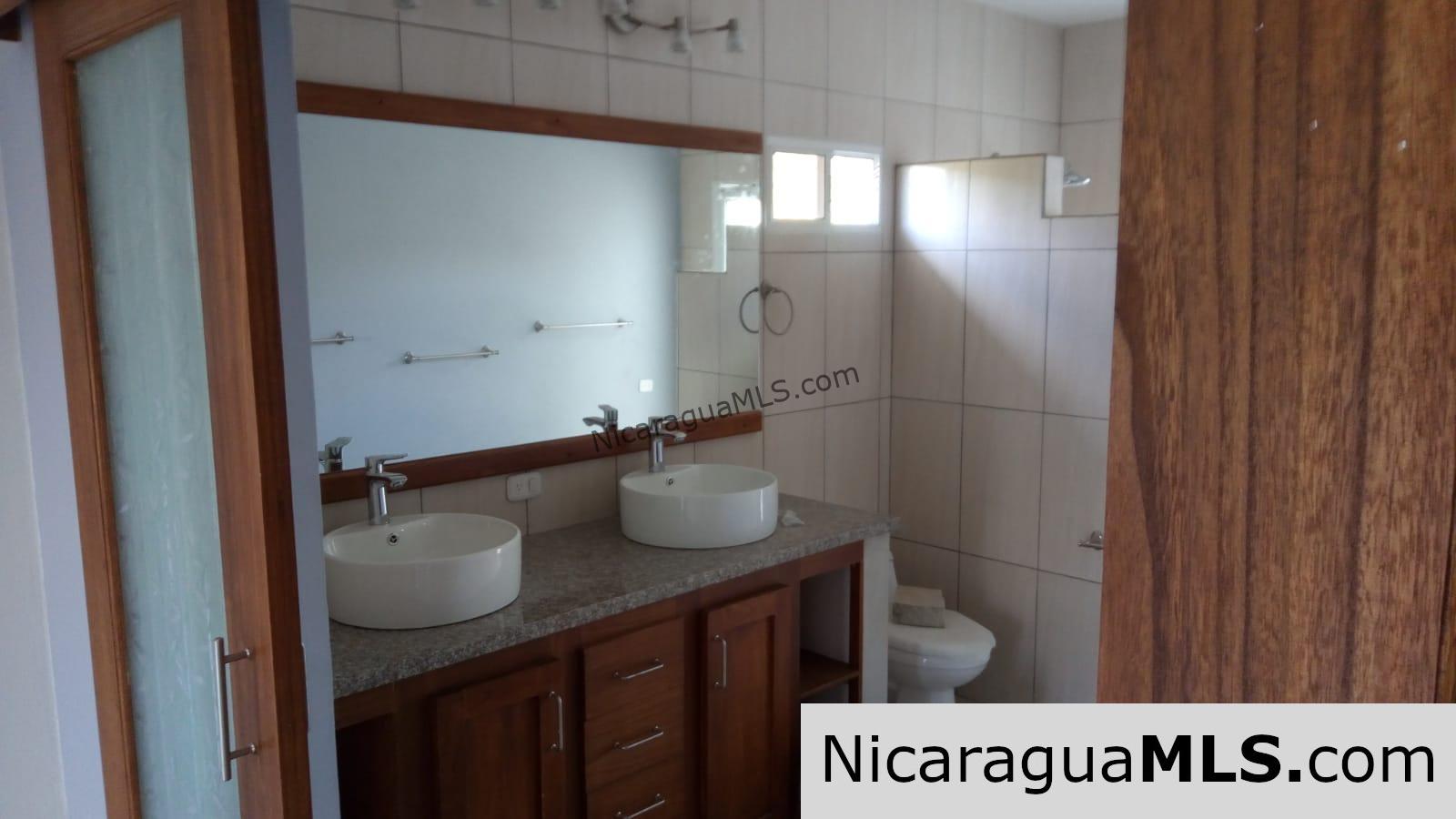 For Rent Beautiful 3Beds 3Baths House in Little Bavaria
