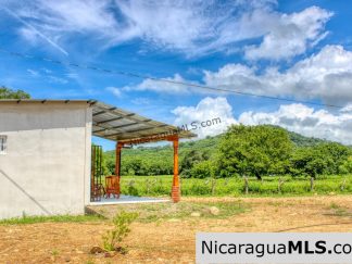 Pastoral Near Acre with New Casita House Near Playa Maderas