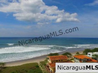 Gorgeous Surf front Hacienda Iguana Home