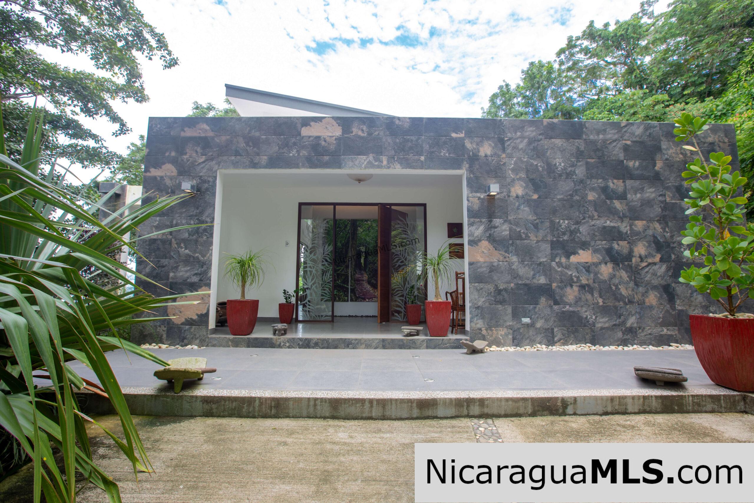 4 Bedrooms house, Mona Gaia in Mombacho, Granada.