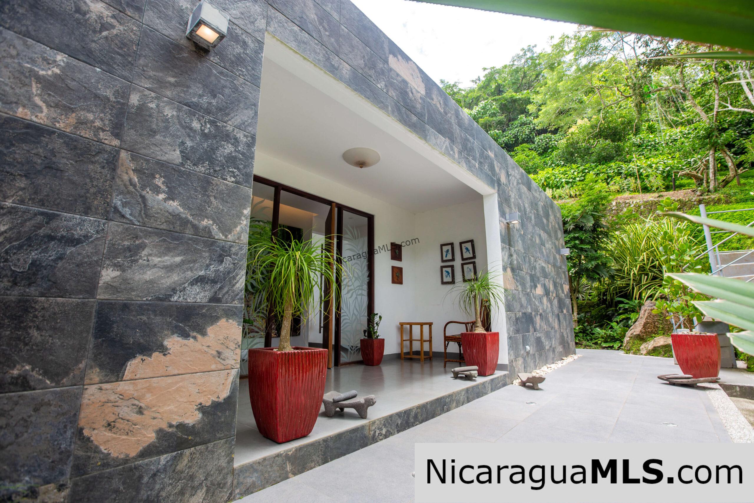 4 Bedrooms house, Mona Gaia in Mombacho, Granada.