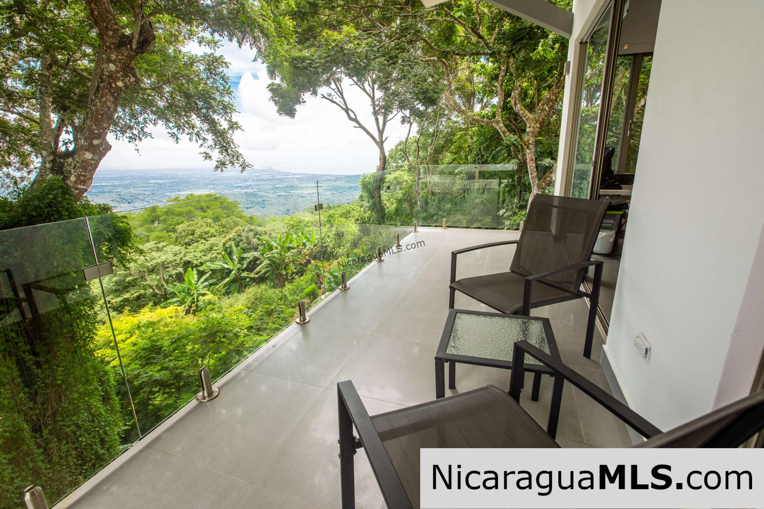 4 Bedrooms house, Mona Gaia in Mombacho, Granada.